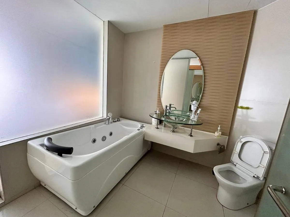 Private Jacuzzi Suite - Pertama Residency Kuala Lumpur Lägenhet
